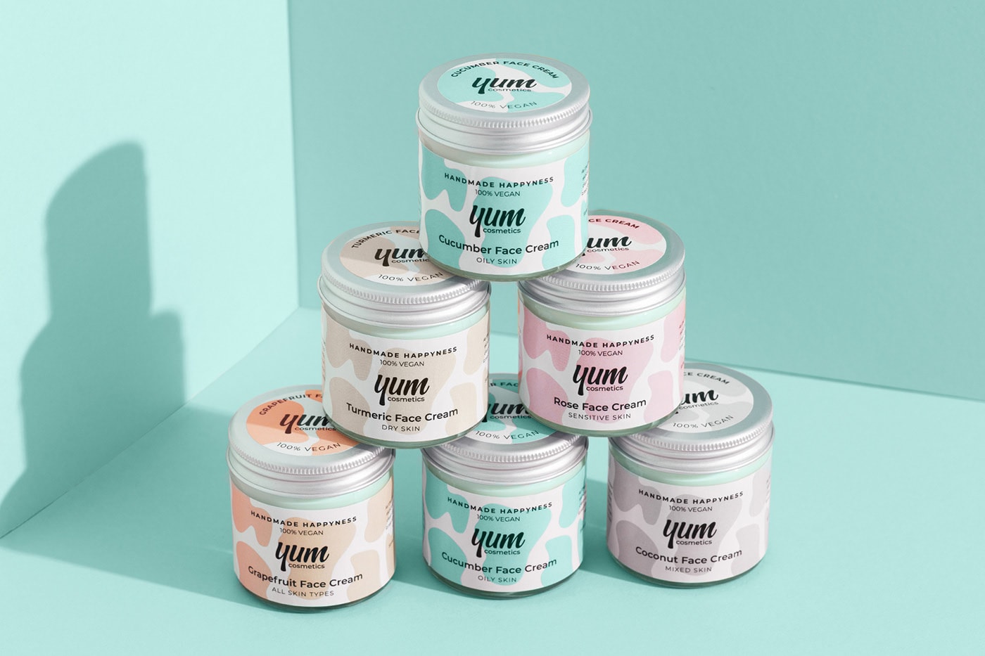 Yum高級手工零售化妝品精品店品牌VI設計，化妝品VI設計，高端VI設計，品牌視覺設計，深圳VI設計，左右格局